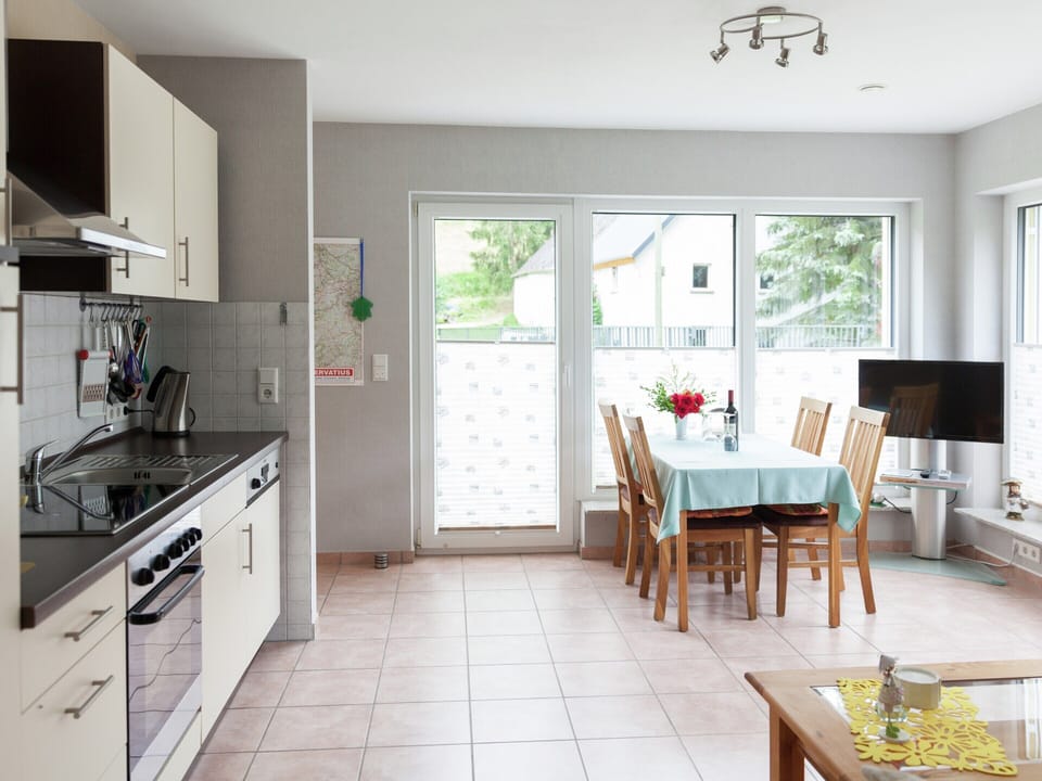 Apartment | Private kitchen | Stovetop, dishwasher, highchair