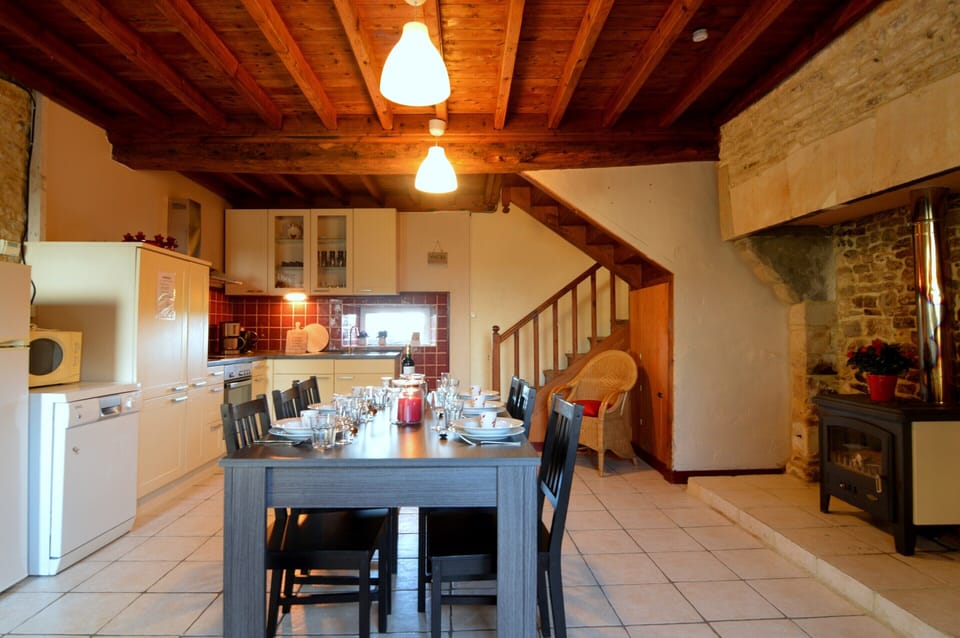 House | Private kitchen | Stovetop, highchair