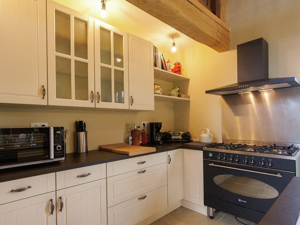 House | Private kitchen | Microwave, highchair