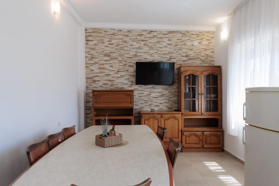House | Dining