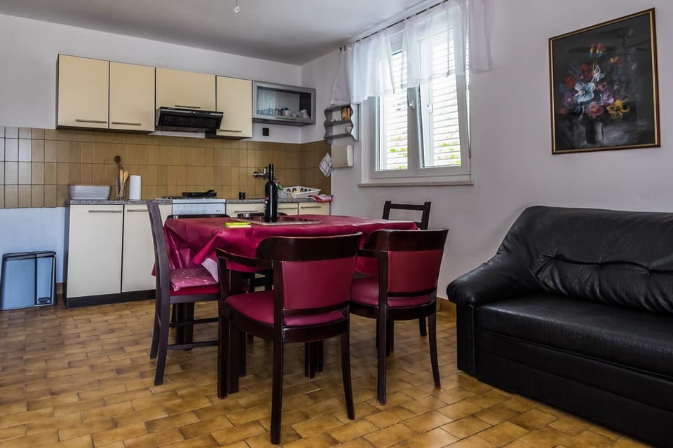 Apartment | Dining