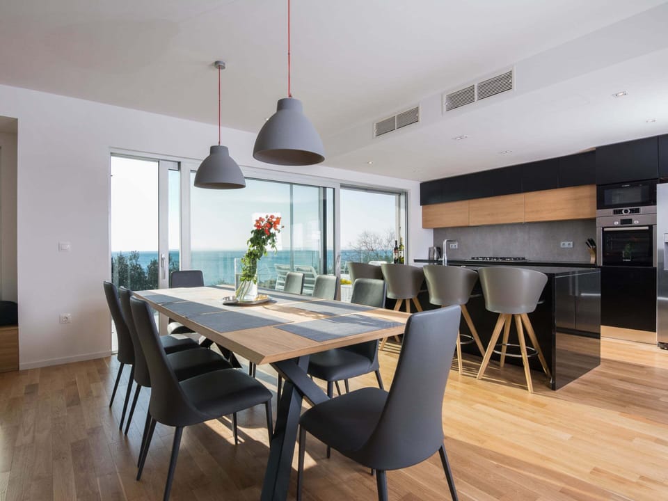 Villa | Dining