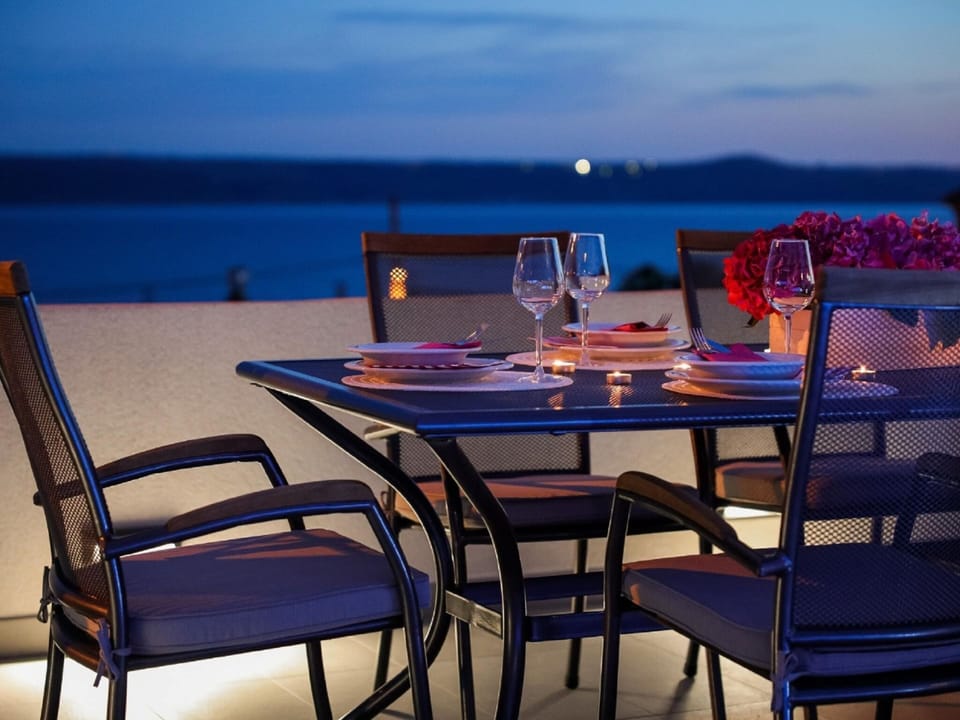 House | Dining