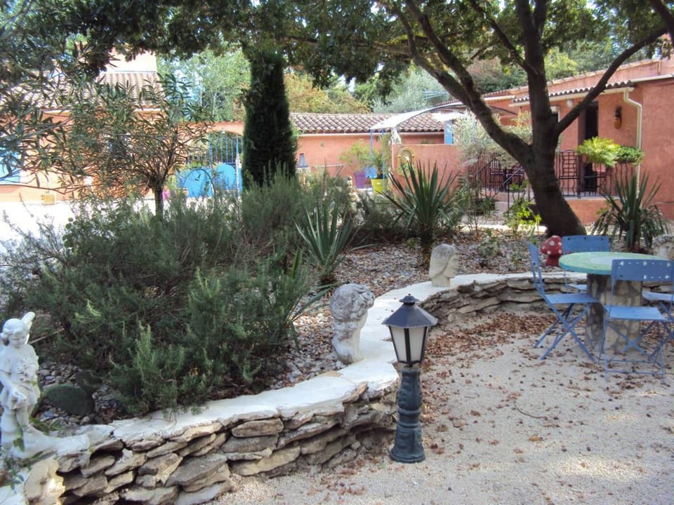 B&B La Douloire Bed and Breakfast in Pernes-les-Fontaines