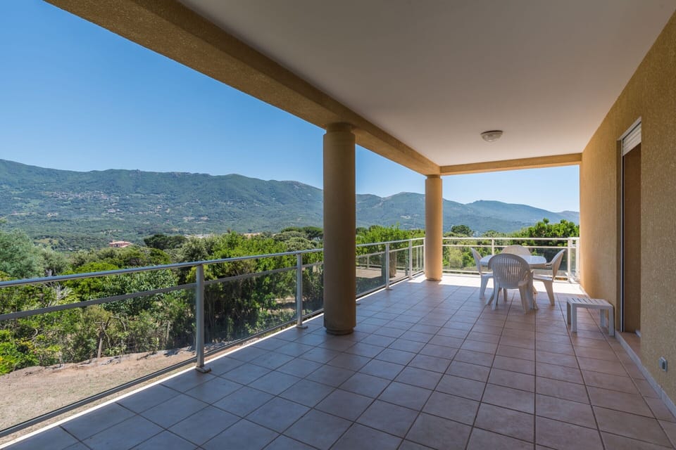 Villa | Balcony