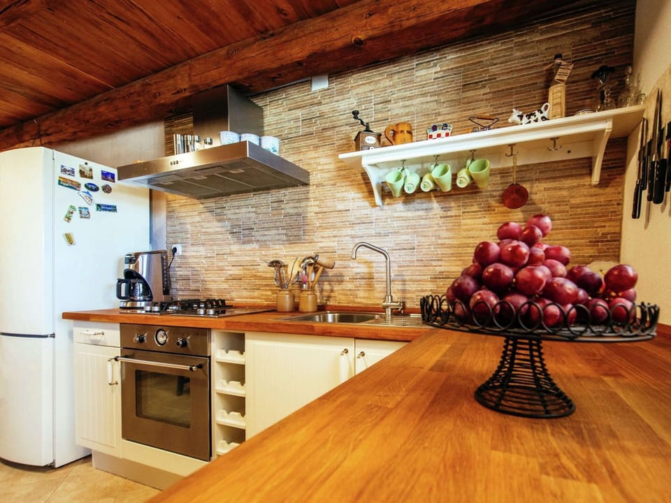House | Private kitchen | Microwave, stovetop