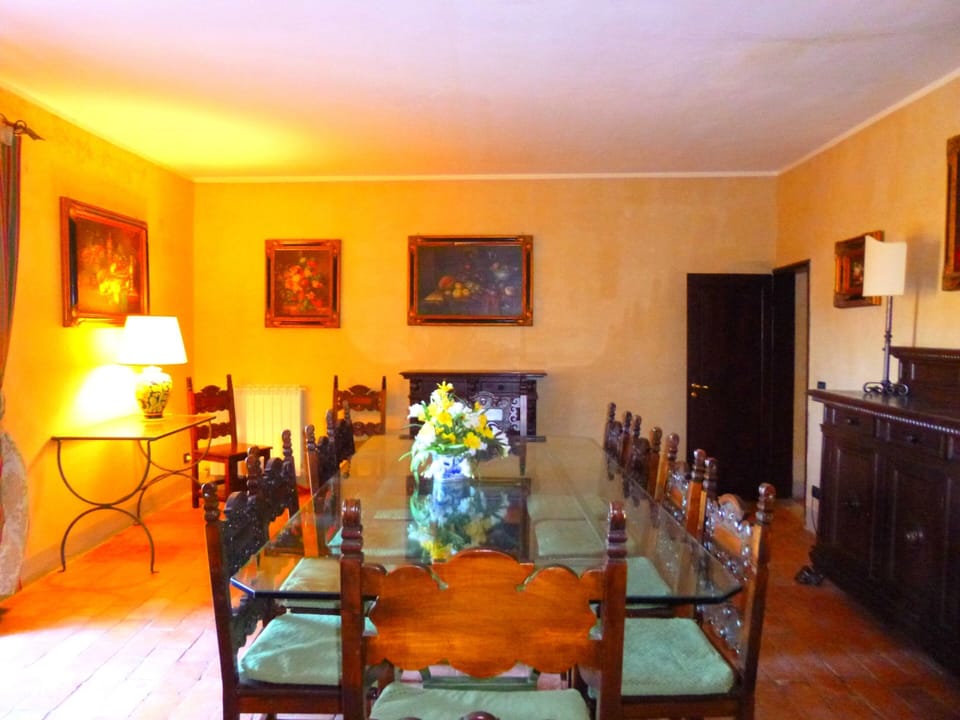 Villa | Dining