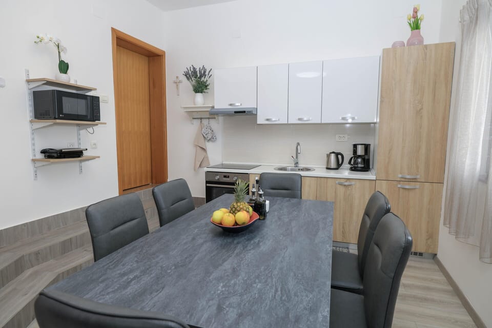 Apartment | Dining