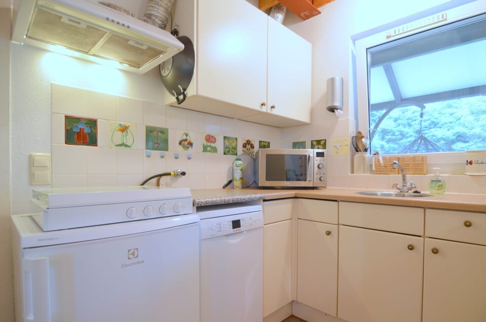 House | Private kitchen | Dishwasher, coffee/tea maker, highchair