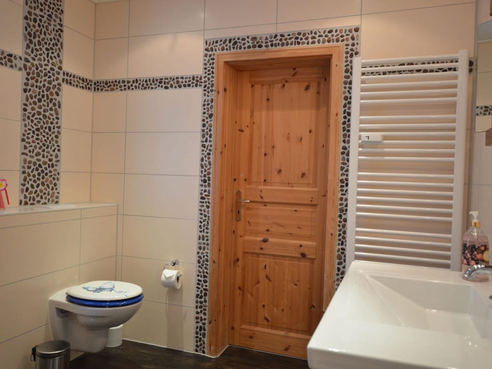 Grosses Ferienhaus Fuer 8 Personen, Manderscheid Apartment in Rhineland-Palatinate