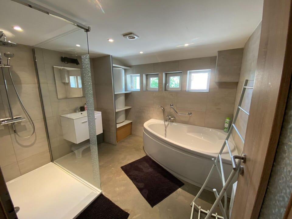 Spacious Chalet in Jalhay with Hot Tub Cottage in Belgium