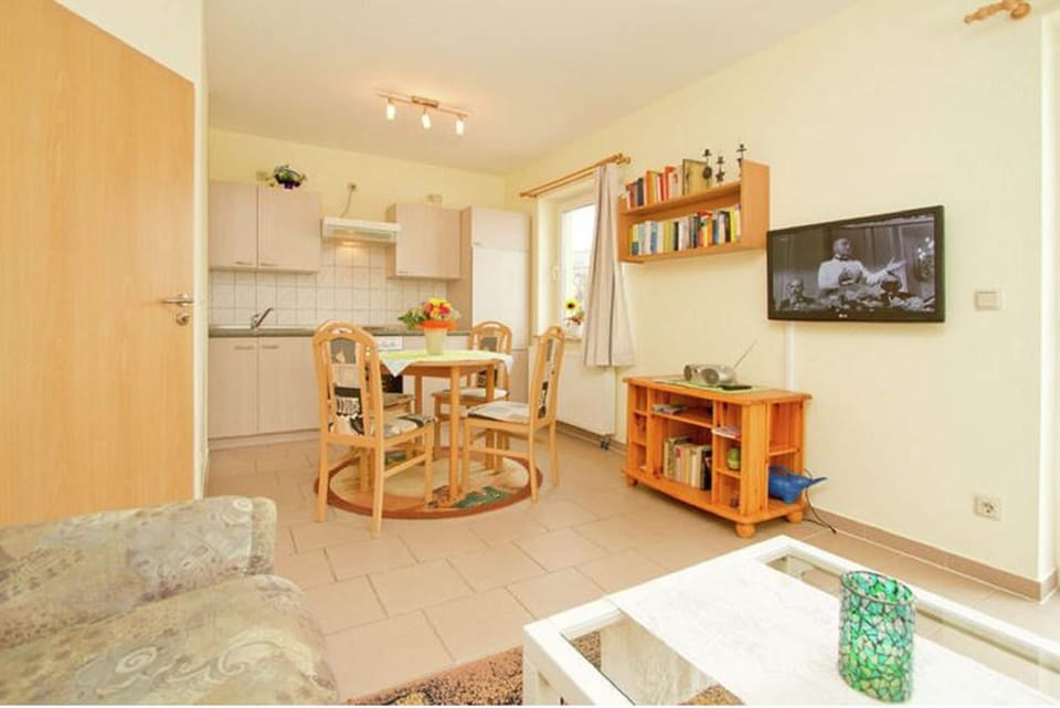 Apartment | Dining