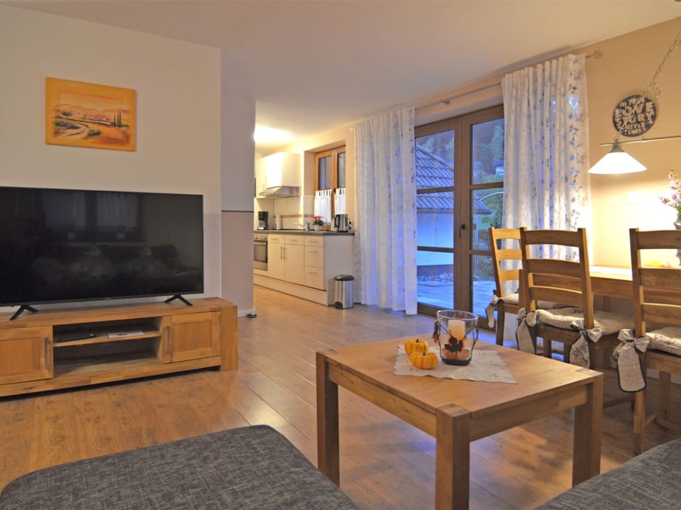 Apartment | Dining