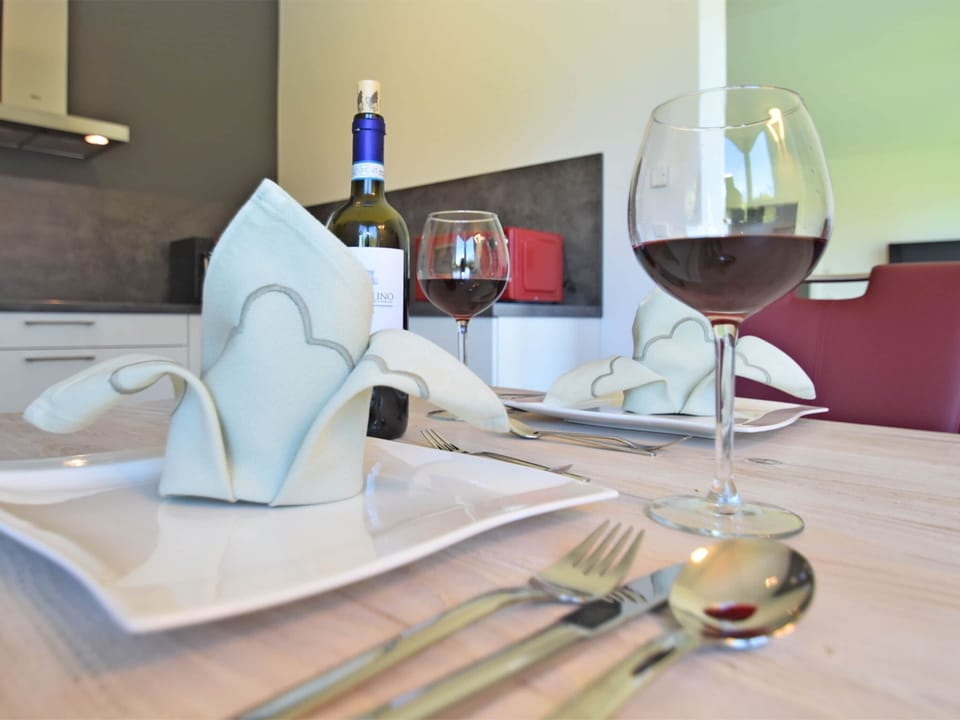 Apartment | Dining