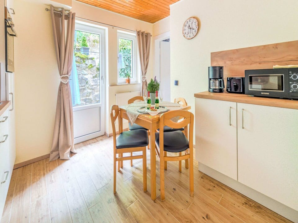 Apartment | Dining