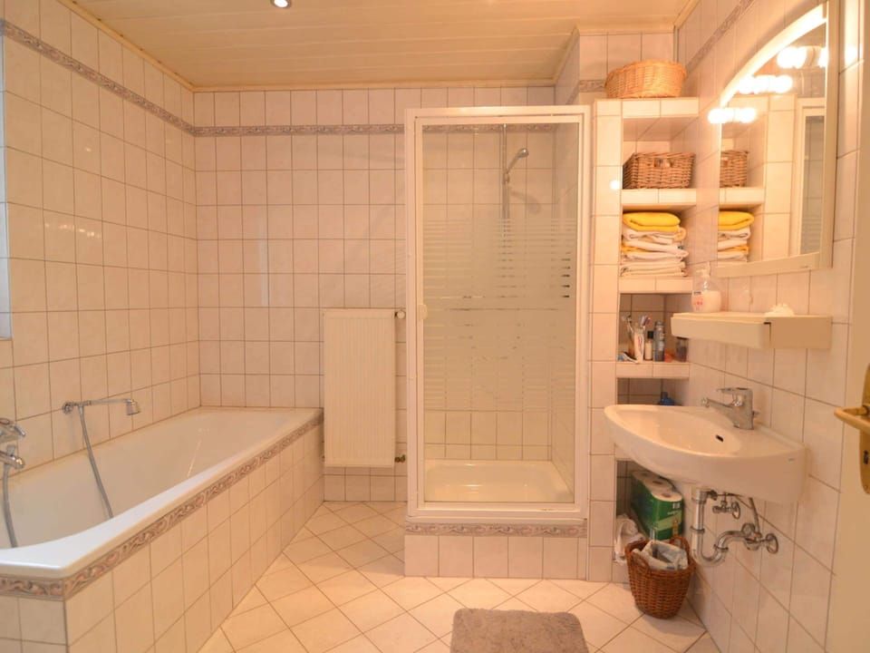Veltenhaus: Historic Retreat Apartment in Vulkaneifel