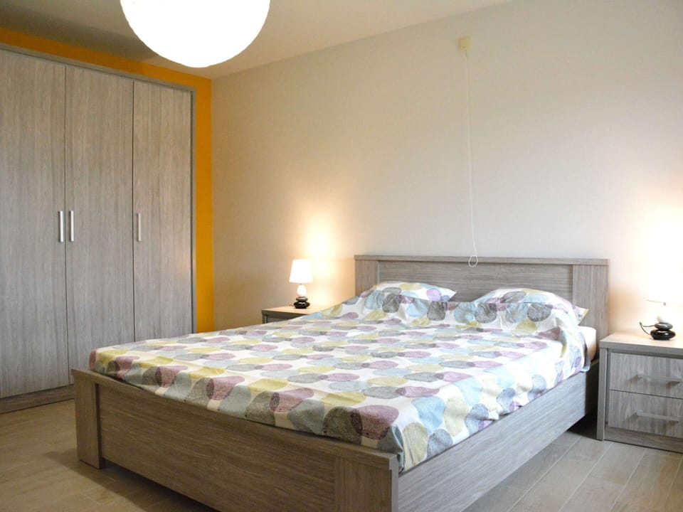 Vintage Holiday Home in Couvin near River House in Belgium