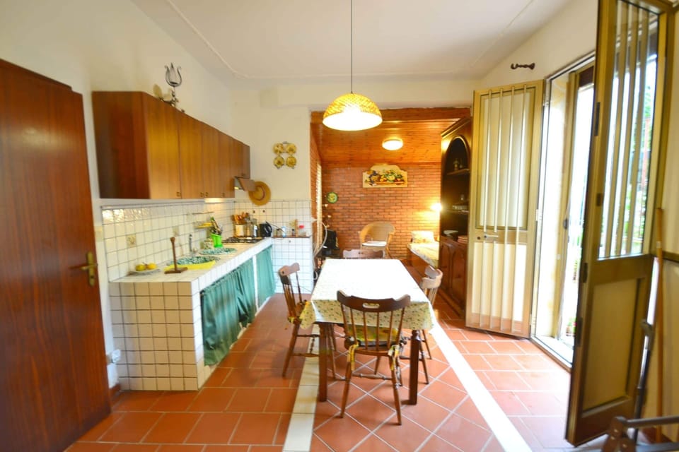 House | Dining