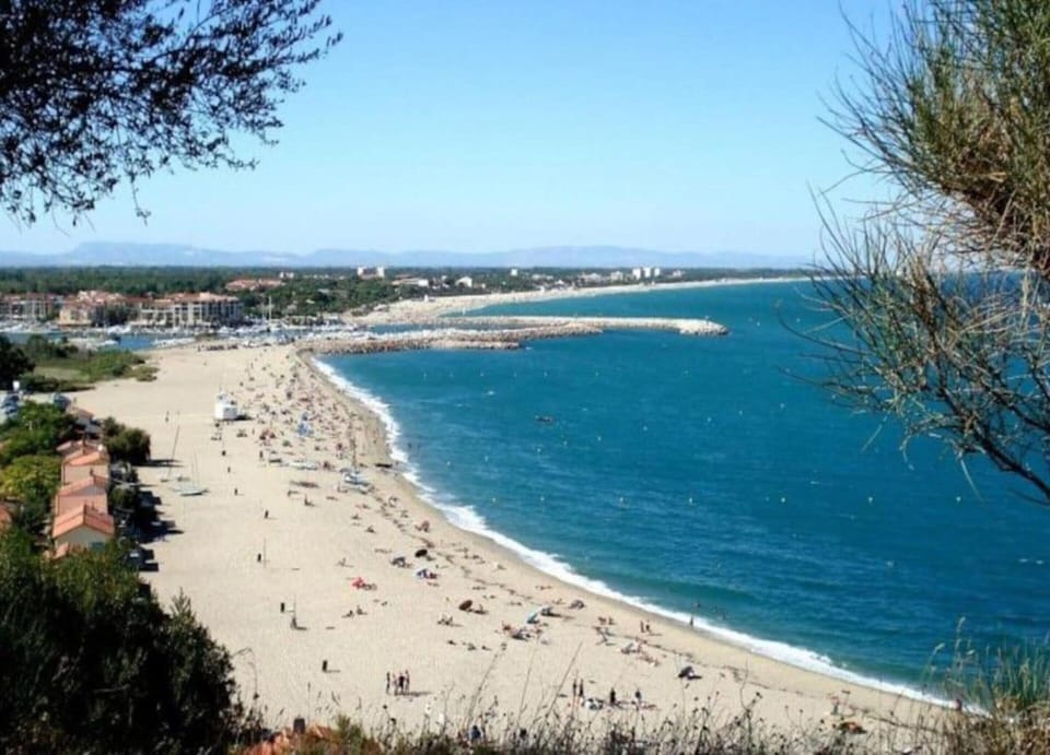Villa in Le Boulou With Scenic Hilltop Views Villa in Le Boulou