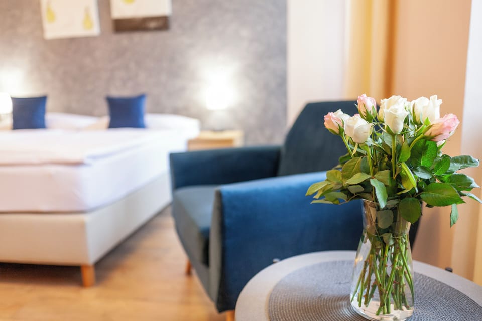 Double Room (3) | Hypo-allergenic bedding, Select Comfort beds, minibar, blackout drapes