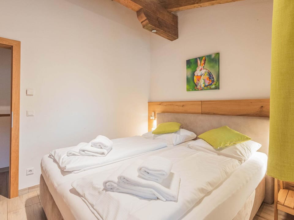 House | 4 bedrooms, individually furnished, bed sheets