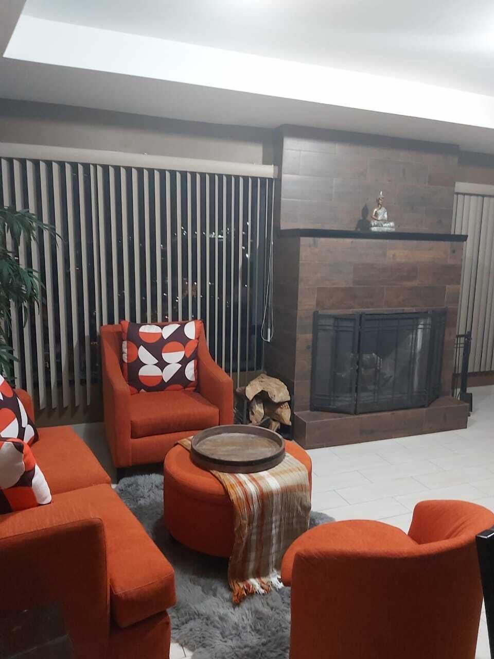 Executive Room | Premium bedding, down comforters, iron/ironing board, WiFi (free)