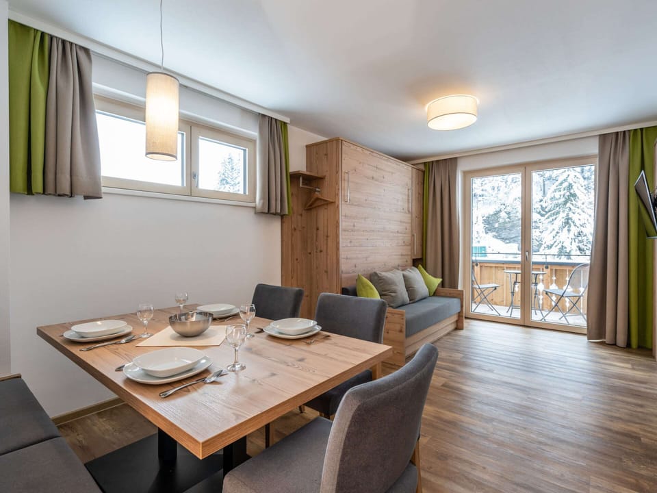 Chalet | Dining