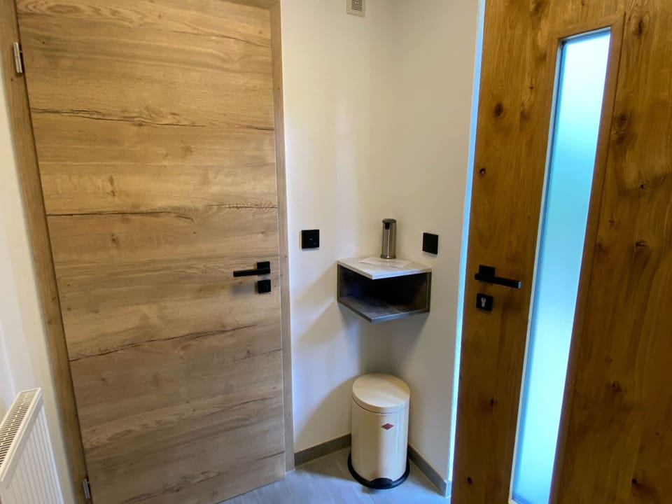 House | Bathroom