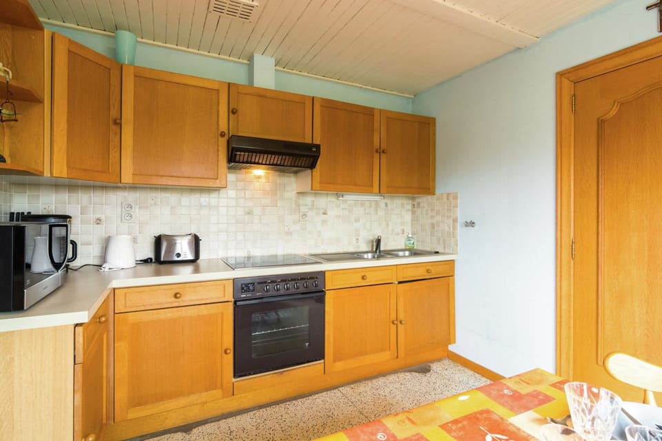 Cottage | Private kitchen | Highchair