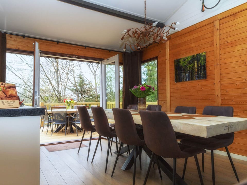 Chalet | Dining