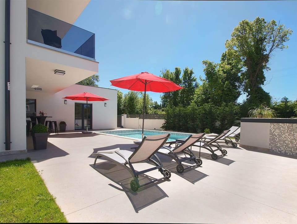 Sundeck