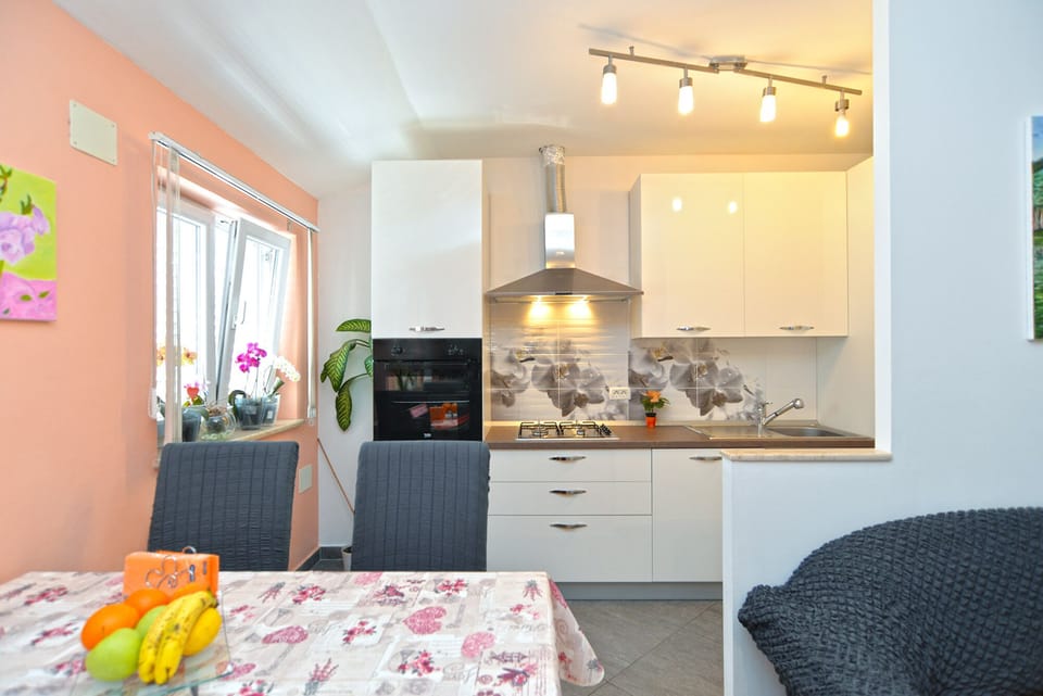 Standard Apartment, 1 Bedroom (23021) | Living area | TV