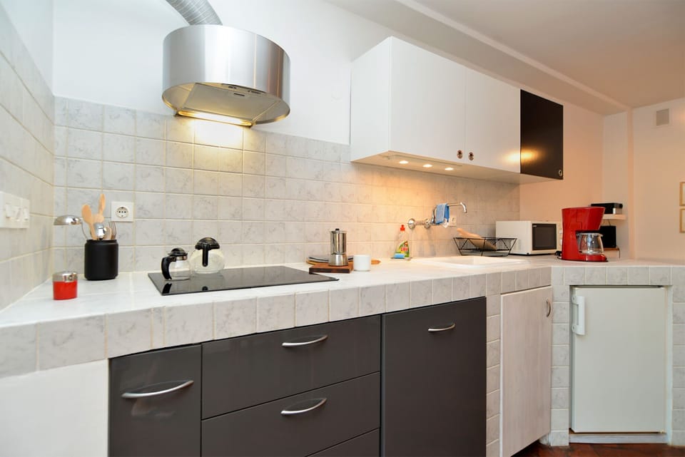 Standard House, 1 Bedroom (24881) | Private kitchen | Fridge, microwave, coffee/tea maker, electric kettle