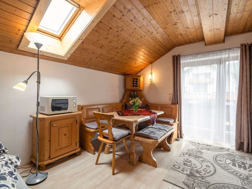 Apartment | Dining