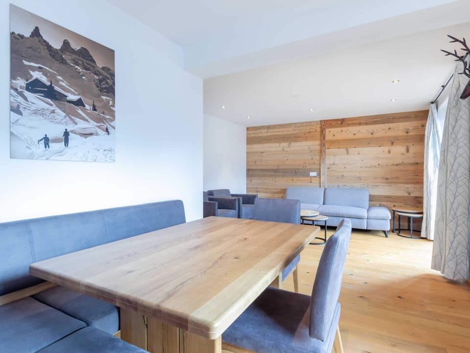 Chalet | Dining