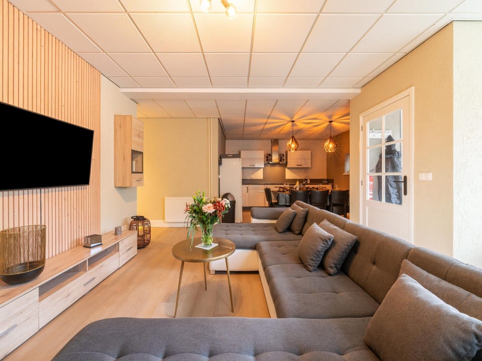 Apartment | Living room | Fireplace