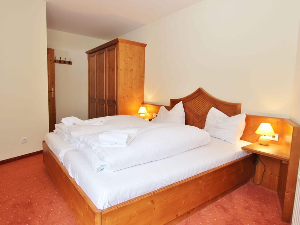 Chalet | 4 bedrooms, bed sheets