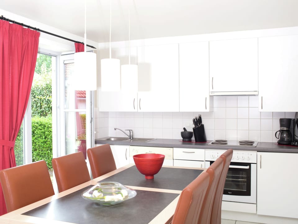House | Private kitchen | Coffee/tea maker, highchair