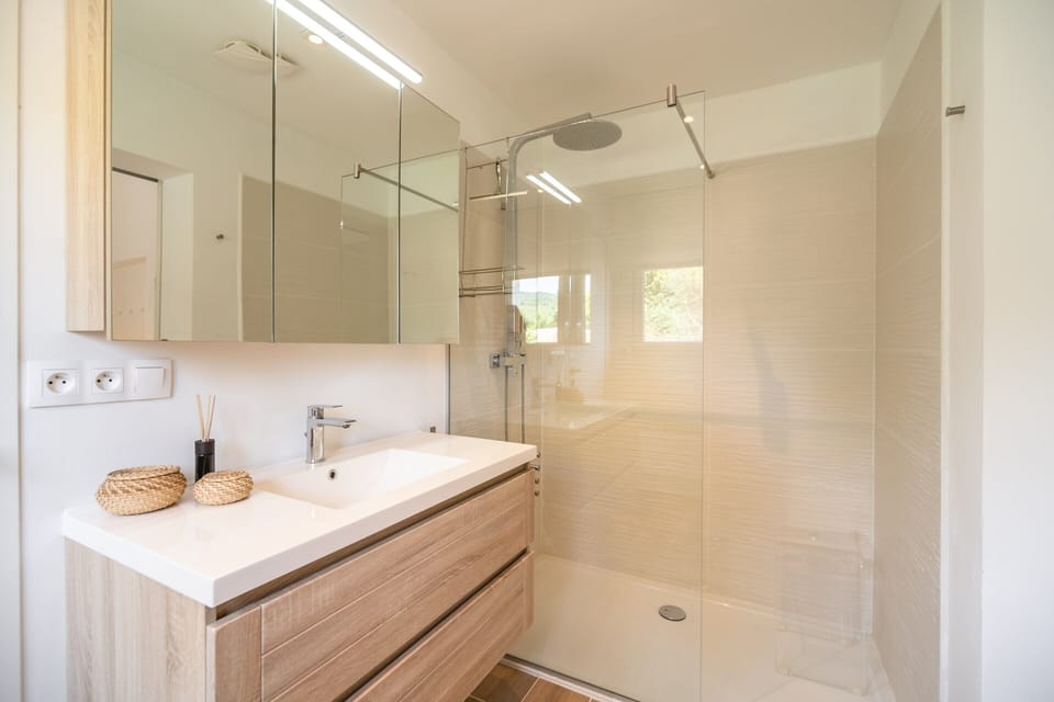 Villa in Pouzols With Private Pool & Vineyards Villa in Occitanie