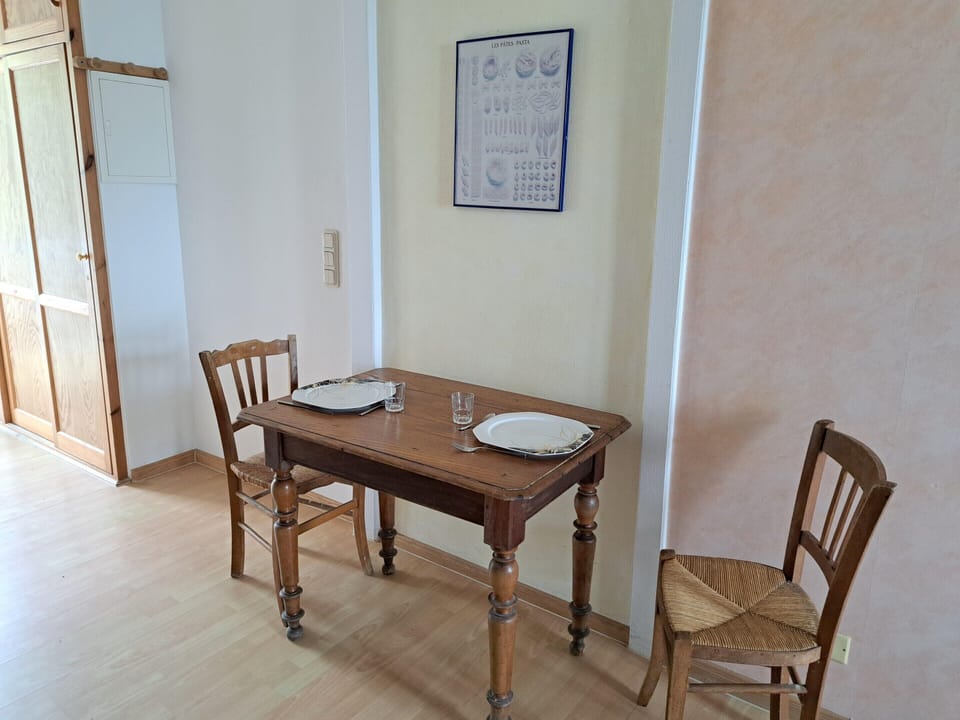 Apartment | Dining
