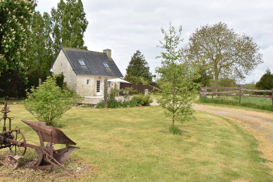 Cottage | Property grounds