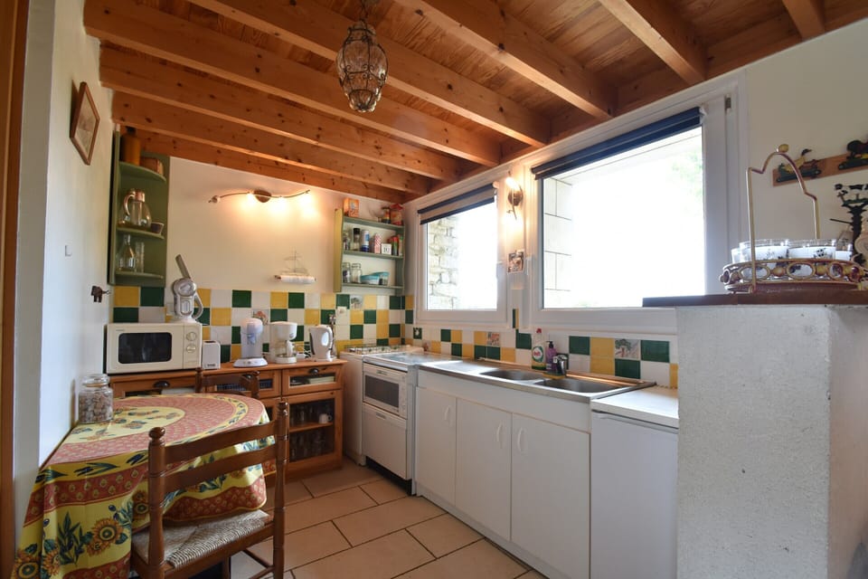 Cottage | Private kitchen | Highchair