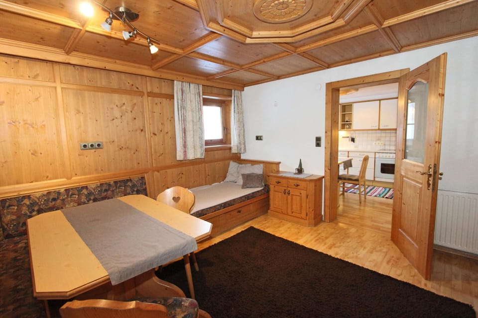 Apartment | Dining