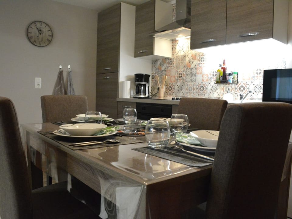 Apartment | Dining