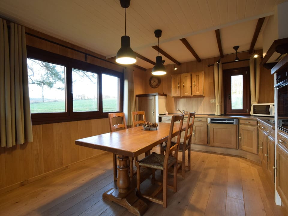 Chalet | Dining