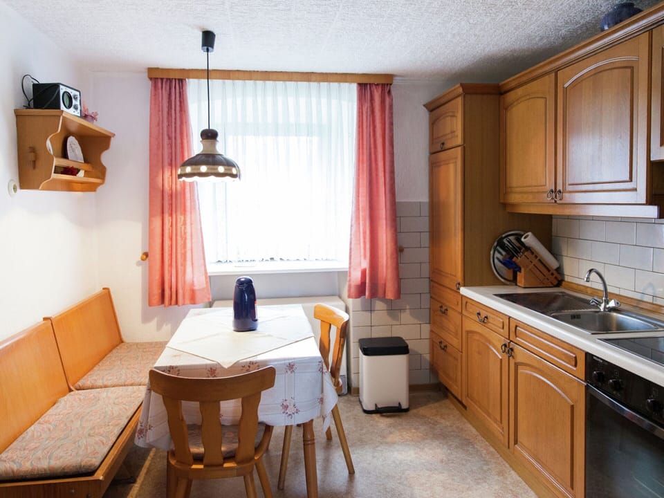 House | Private kitchen | Electric kettle, highchair