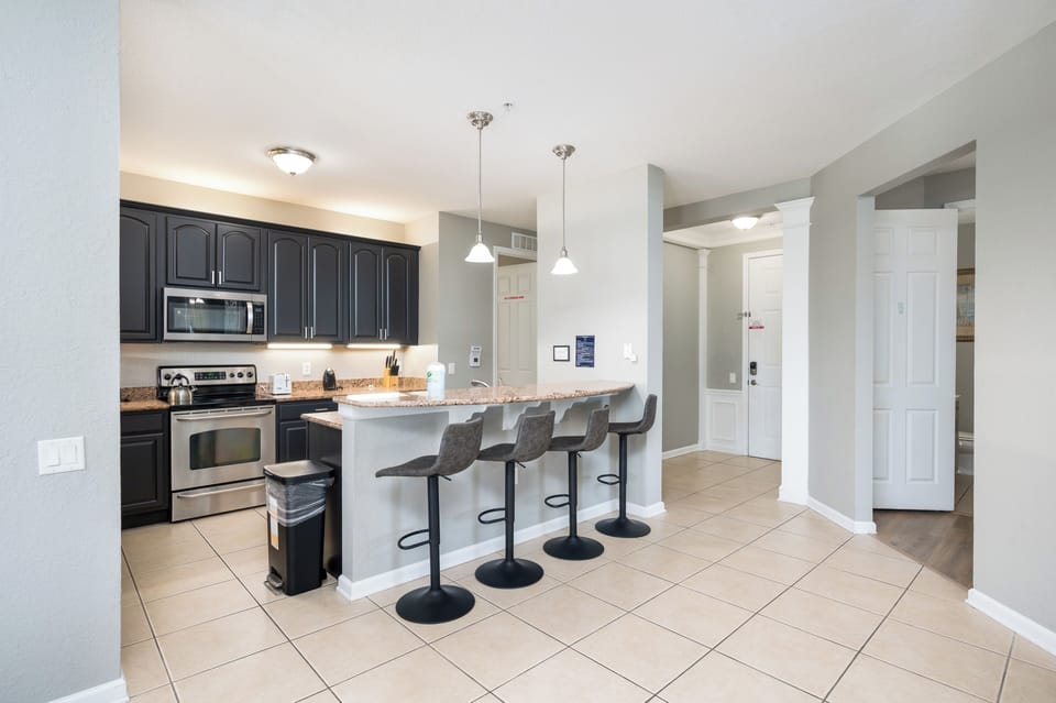 Breakfast Bar/Kitchen