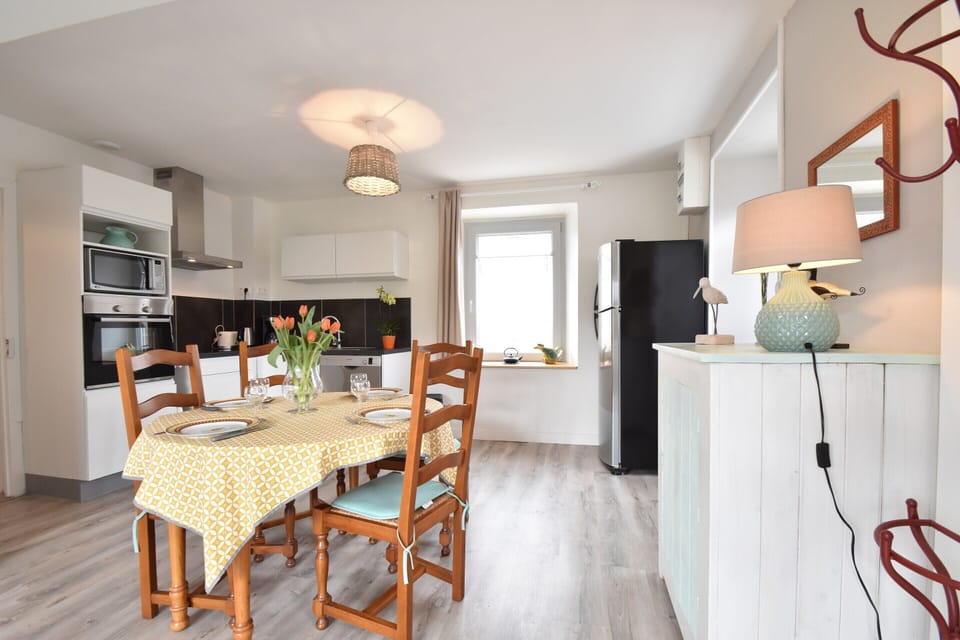 Cottage | Dining