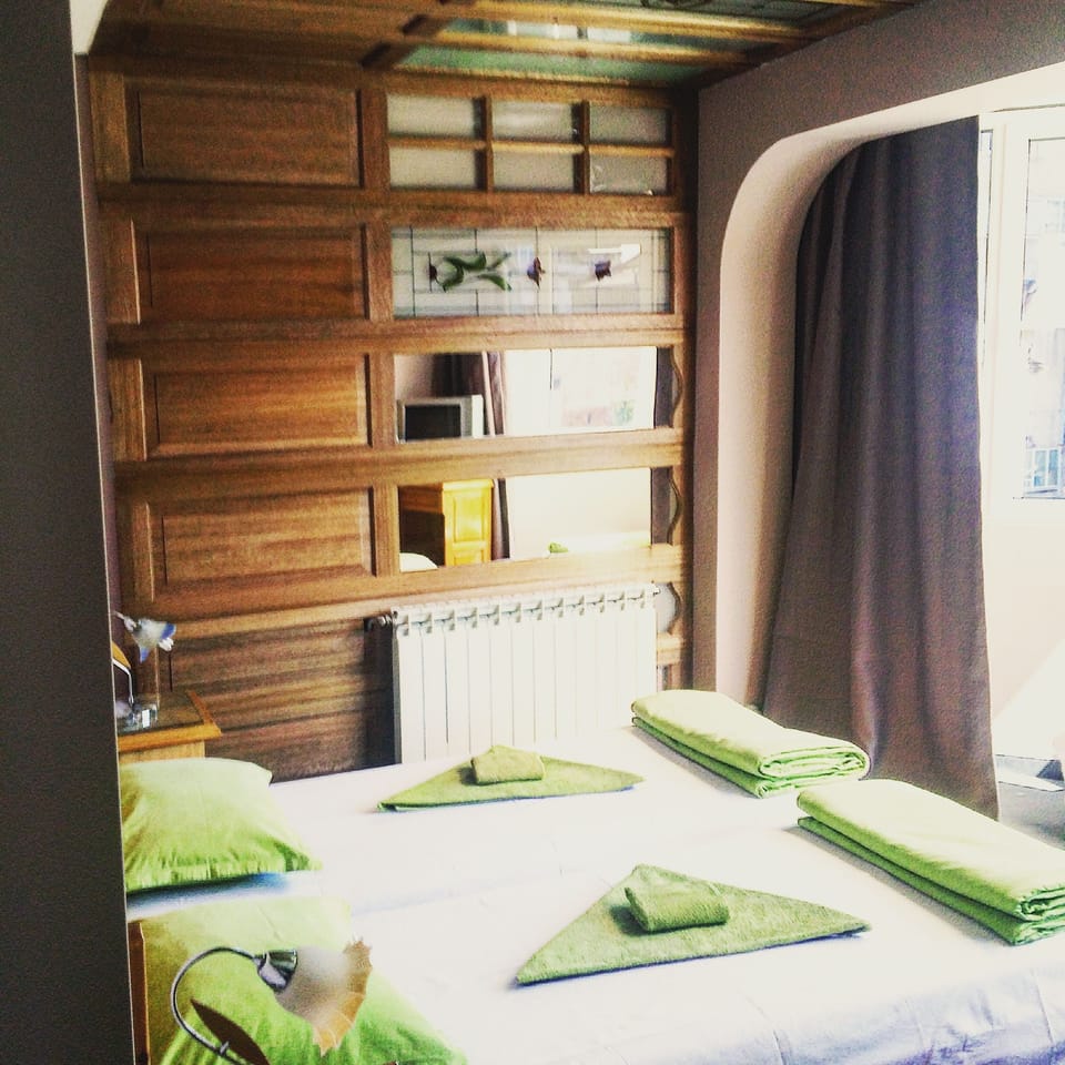 Twin Room, 2 Twin Beds | Individually decorated, desk, blackout drapes, free WiFi