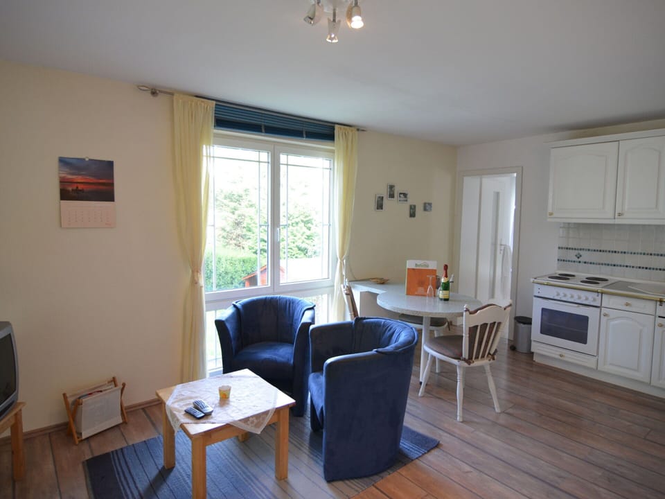 Apartment | Dining